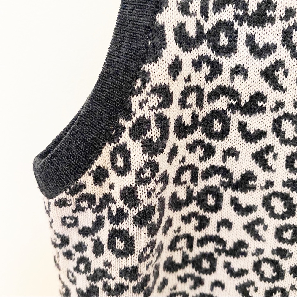 Nygard Collection - Knit Cheetah Print Sleeveless Top - Picture 14 of 16